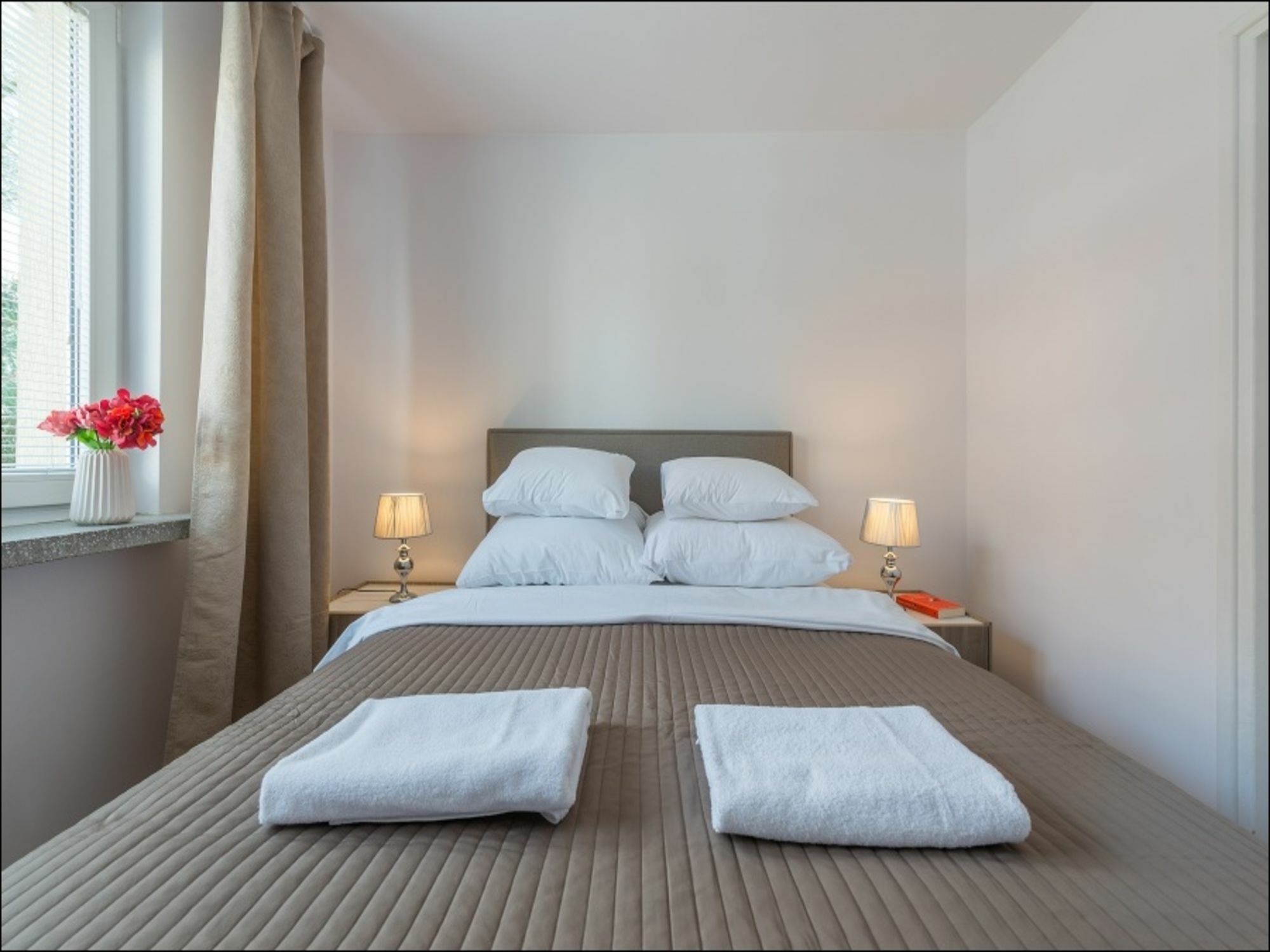 P&O Serviced Apartments Pulawska Warsaw Exterior photo